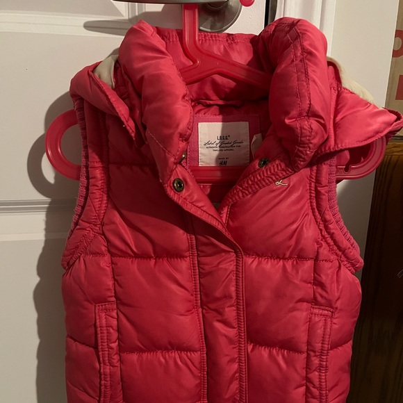 Pink kids puffer vest size - H&M - size 3-4 - Picture 2 of 7